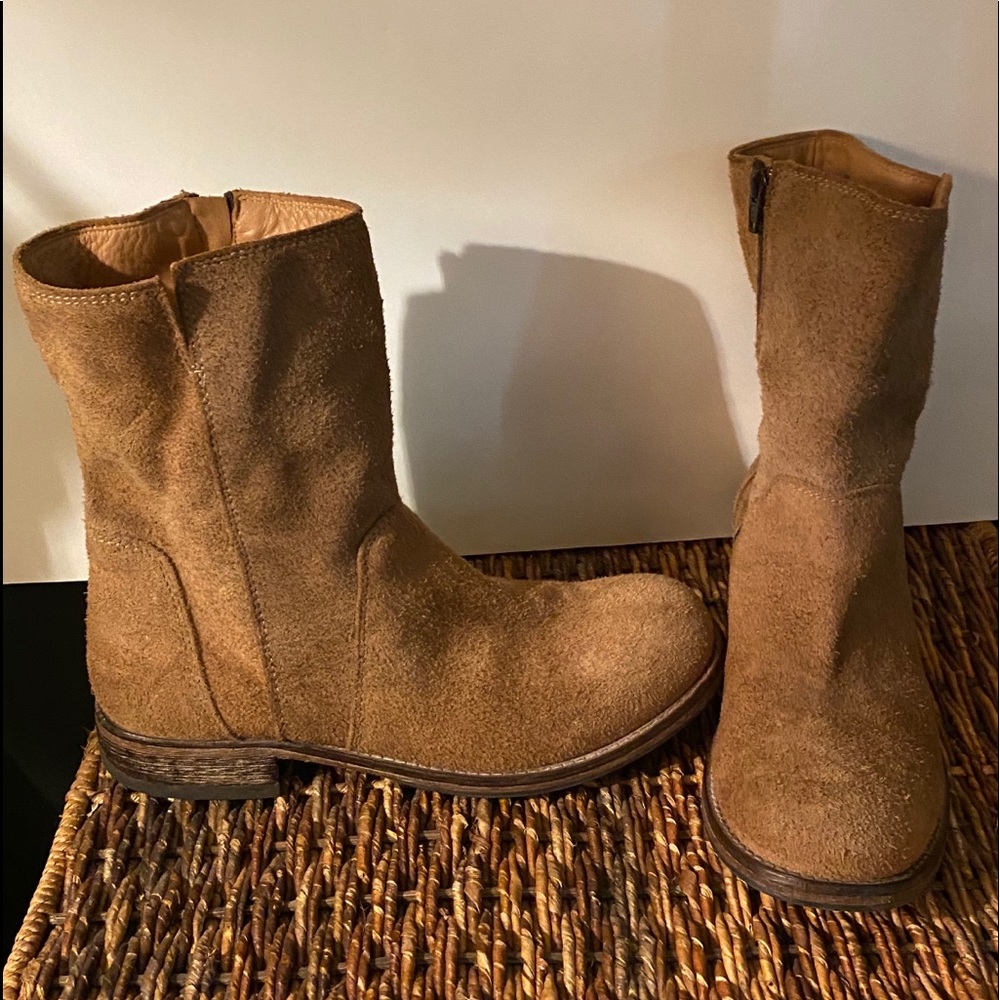 MOMA Ankle Boots,women’s size 9, suede
